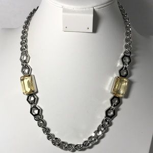 Chunky chain necklace in silver tone, amber color stations